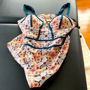 Sundance size 10 one piece bathing suit.